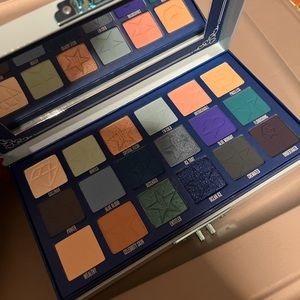 Blue blood palette- jeffree star